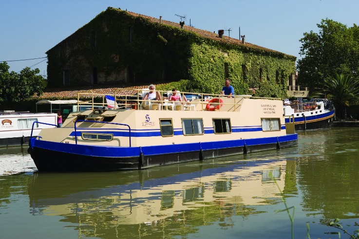 Bordeaux: Side View